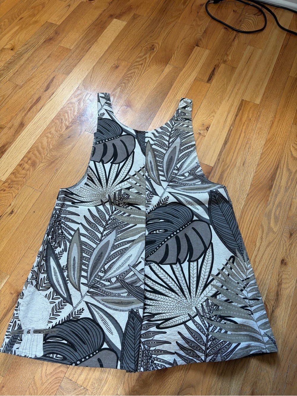 Tropical print Rompers - Picture 4 of 6